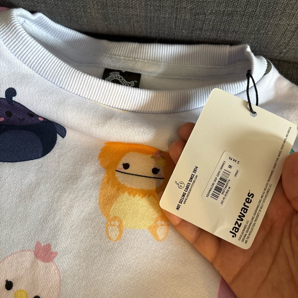 Cakeworthy x squishmallows crew neck all over print sweater medium - Picture 5 of 5